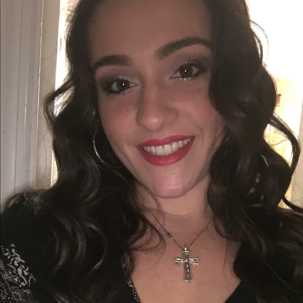 Meet your Posher, Nicole